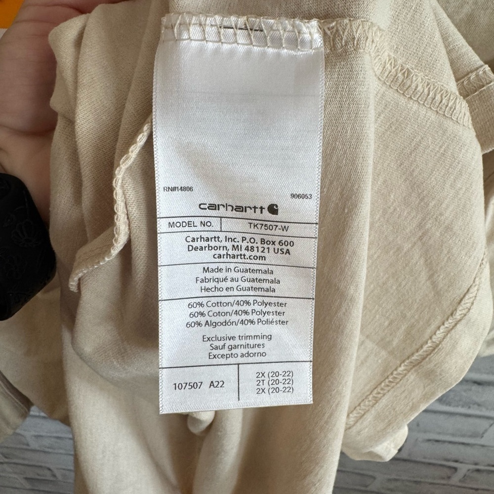 NWT Women’s Carhartt relaxed fit lightweight short sleeve graphic t-shirt, 2X - Picture 5 of 5